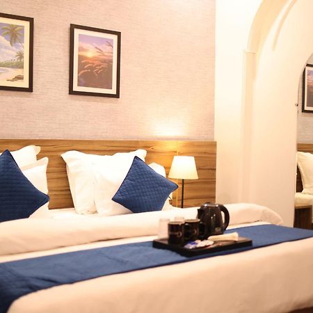 Gallivanto Inn - Rohini Дели Экстерьер фото