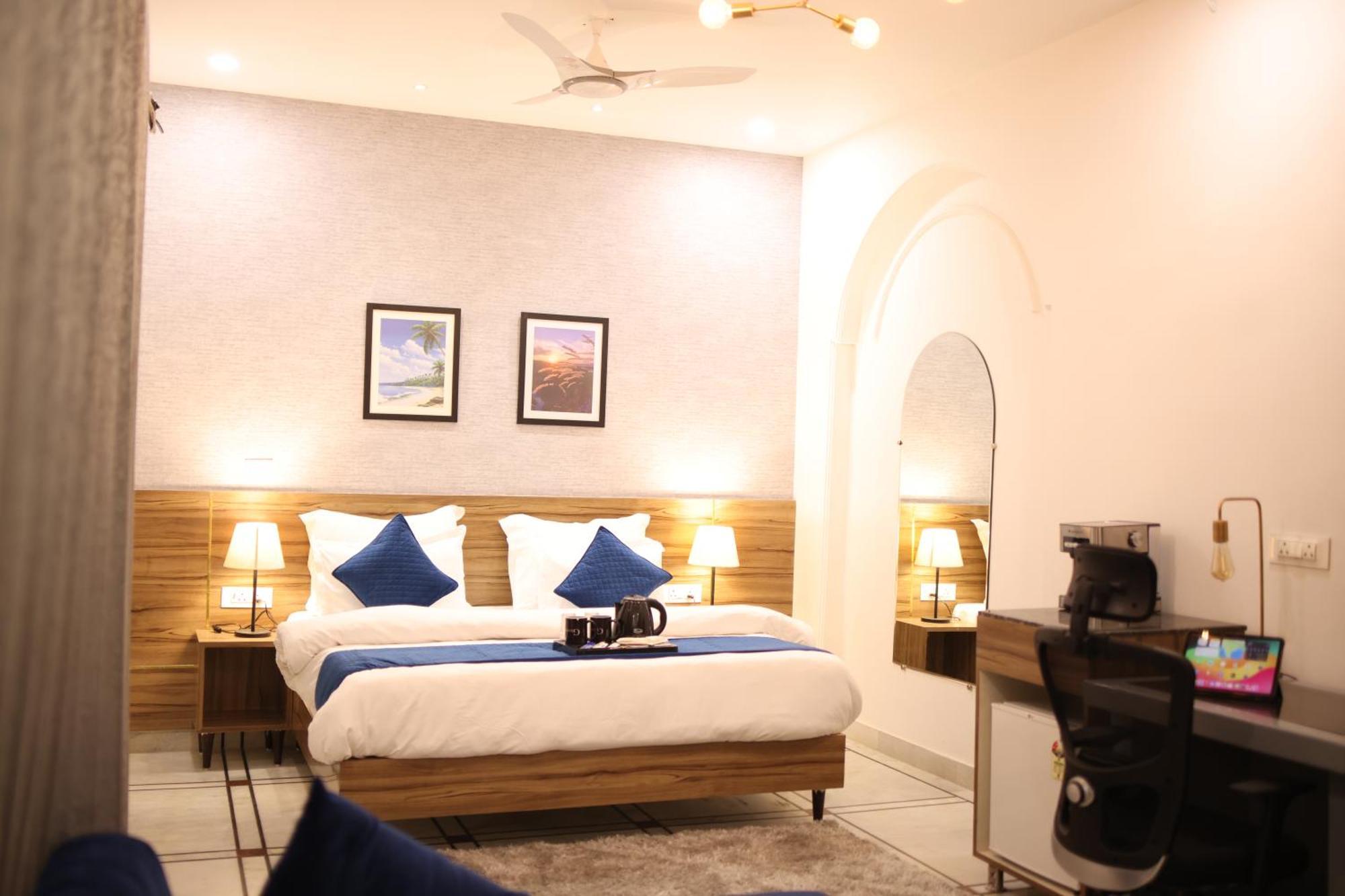 Gallivanto Inn - Rohini Дели Экстерьер фото