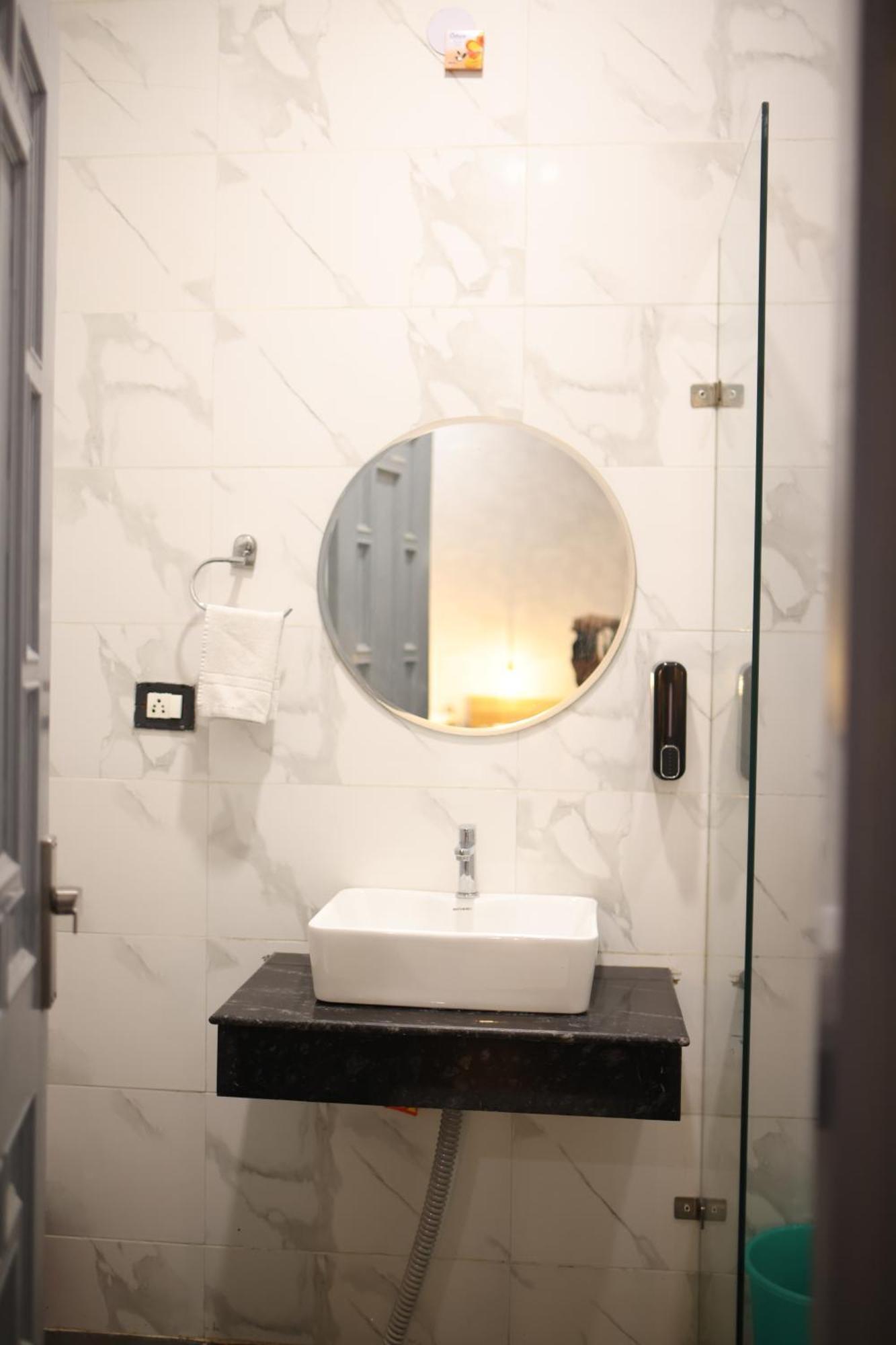 Gallivanto Inn - Rohini Дели Экстерьер фото